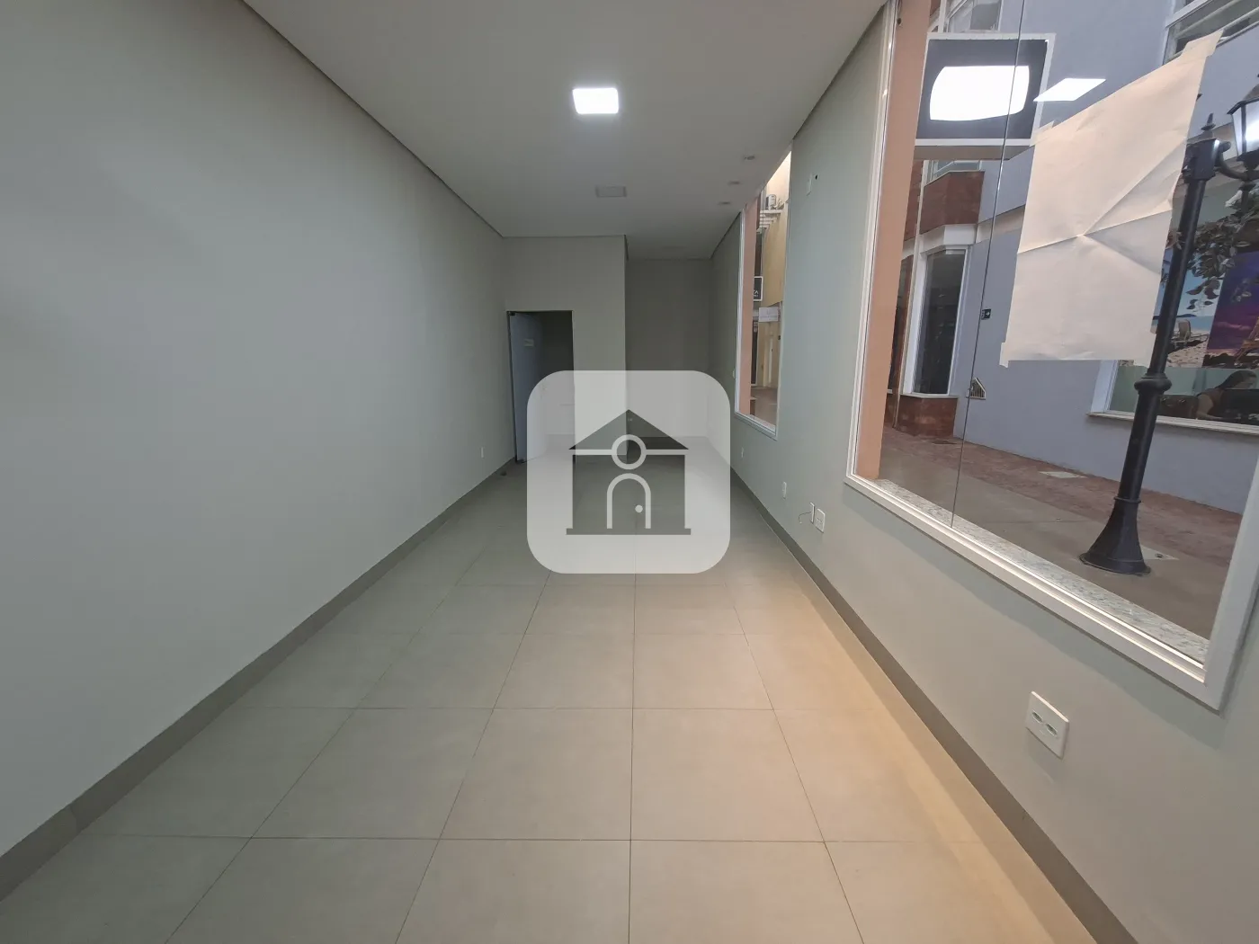 Alugar Comercial / Loja em Uberlândia R$ 3.500,00 - Foto 2