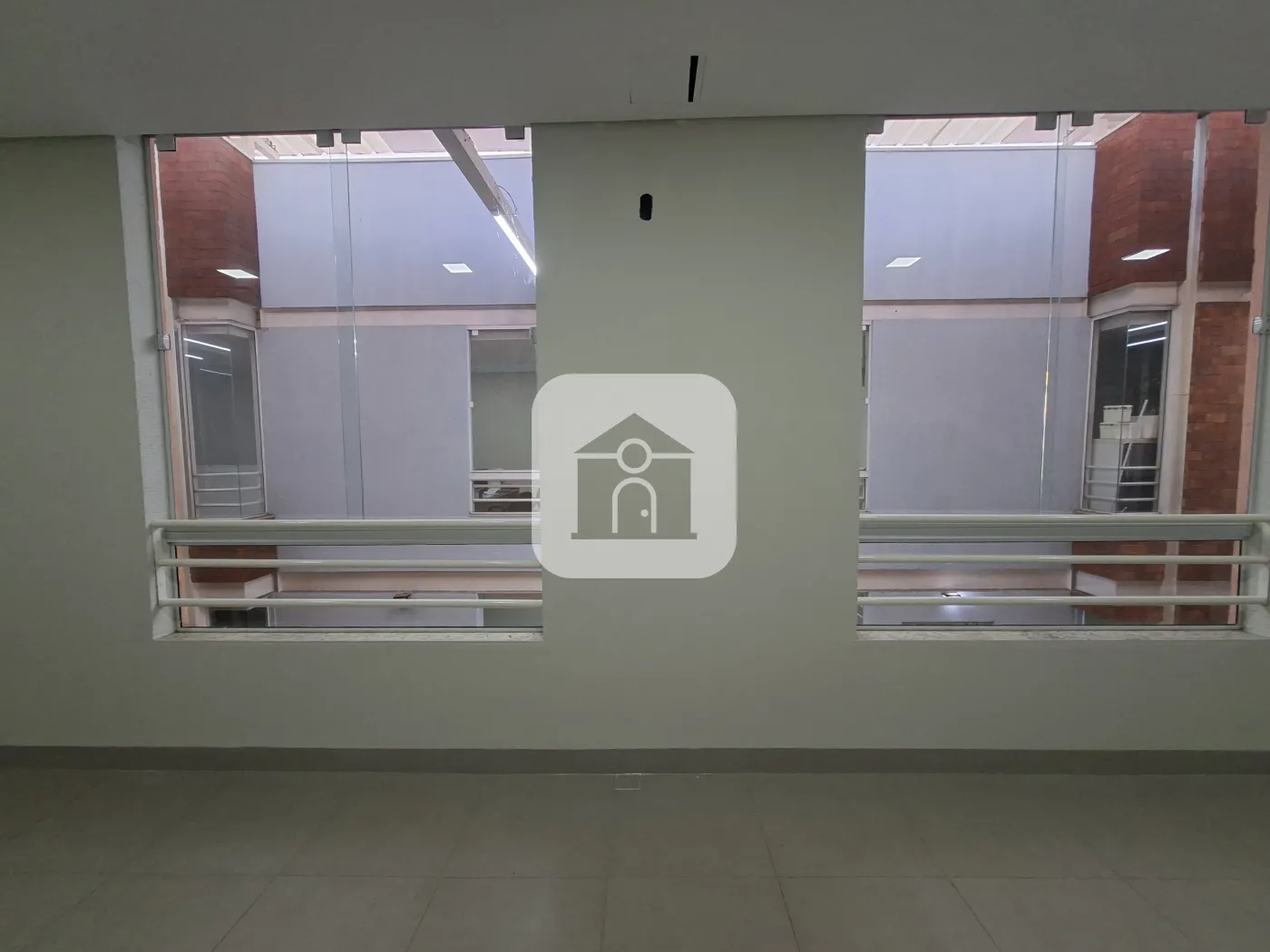 Alugar Comercial / Loja em Uberlândia R$ 3.500,00 - Foto 9