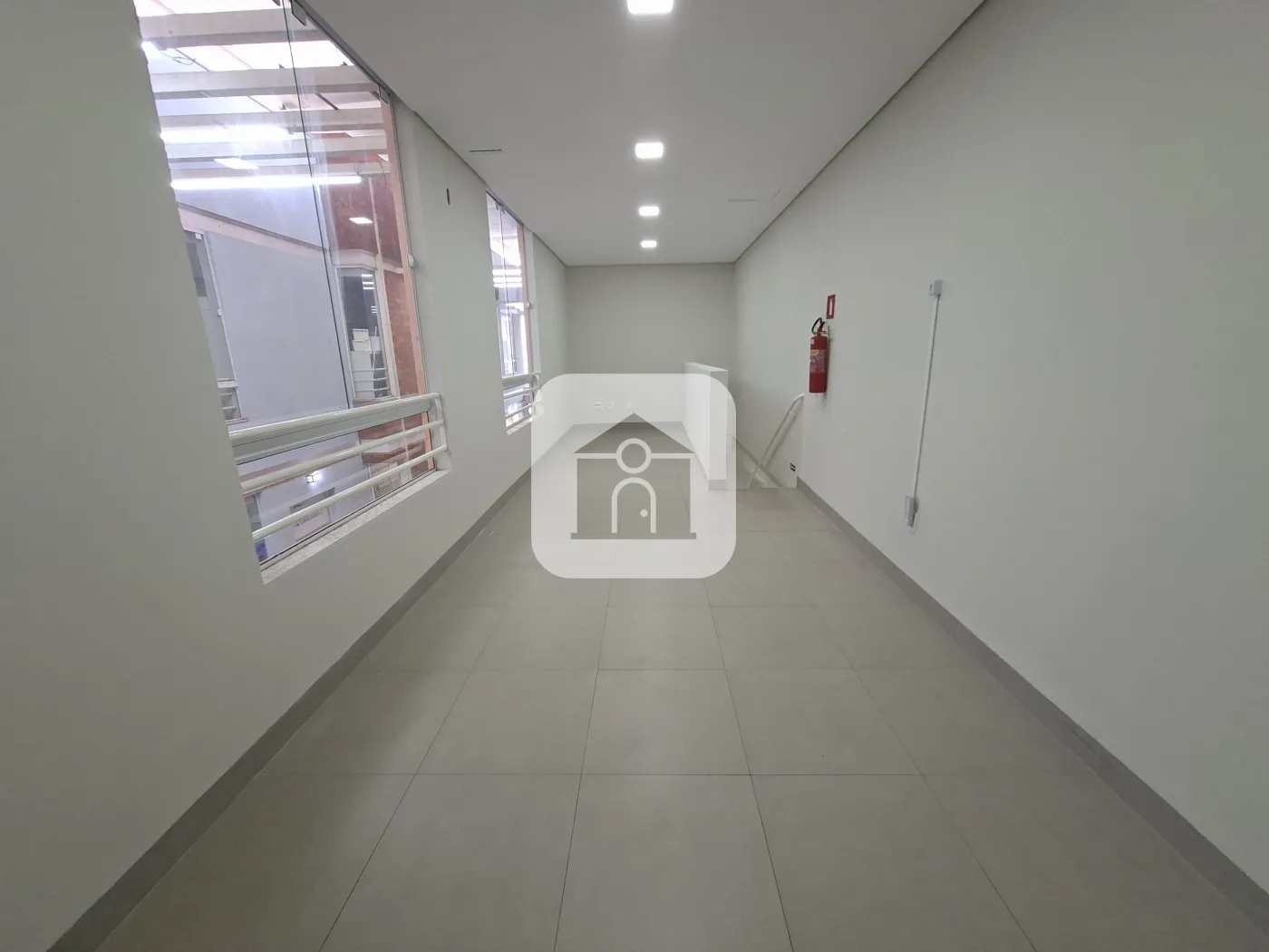 Alugar Comercial / Loja em Uberlândia R$ 3.500,00 - Foto 11