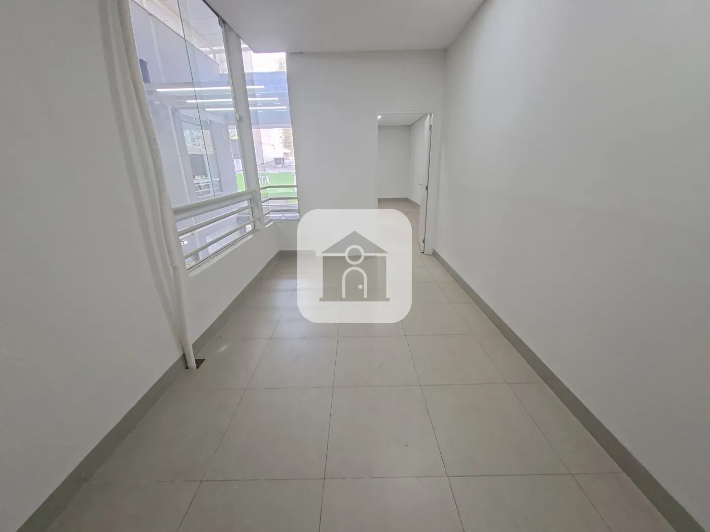 Alugar Comercial / Loja em Uberlândia R$ 5.100,00 - Foto 11