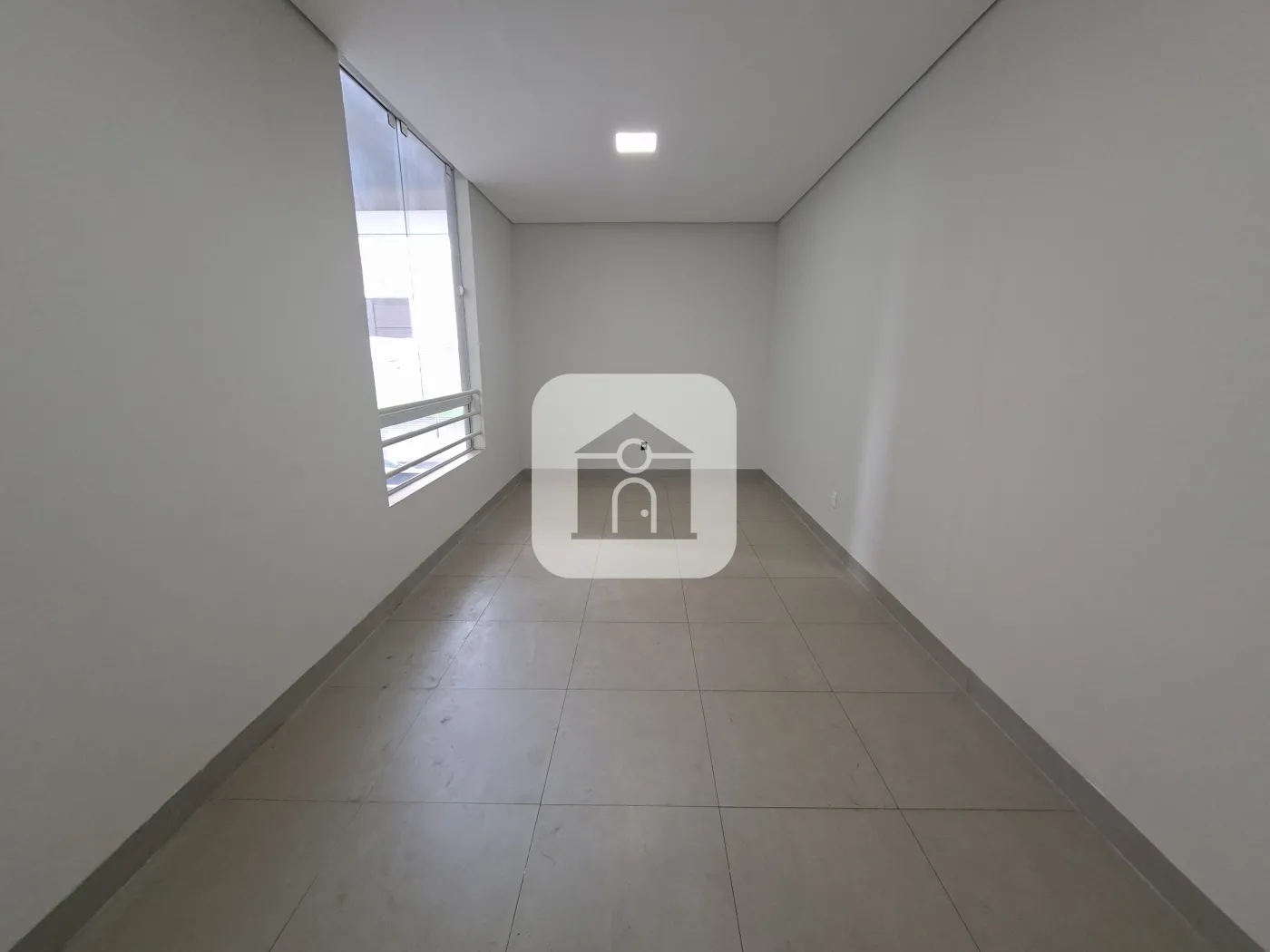 Alugar Comercial / Loja em Uberlândia R$ 5.100,00 - Foto 14