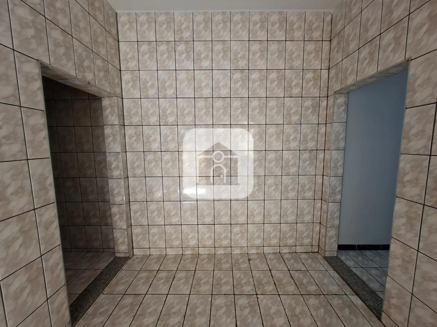 Alugar Casa / Colônia em Uberlândia R$ 1.100,00 - Foto 6