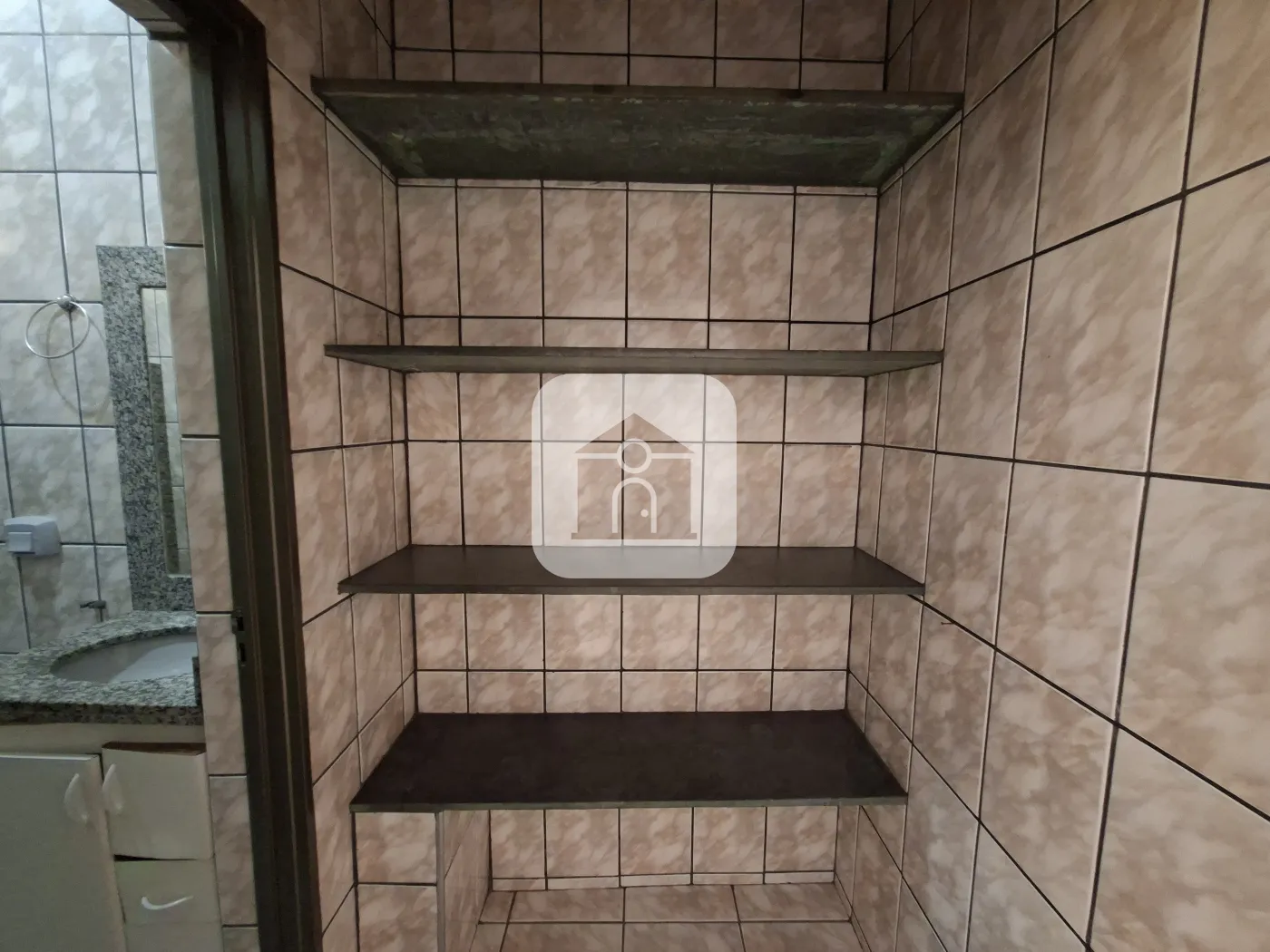 Alugar Casa / Colônia em Uberlândia R$ 1.100,00 - Foto 8