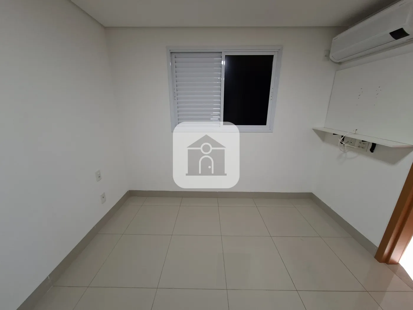 Alugar Apartamento / Padrão em Uberlândia R$ 5.000,00 - Foto 17