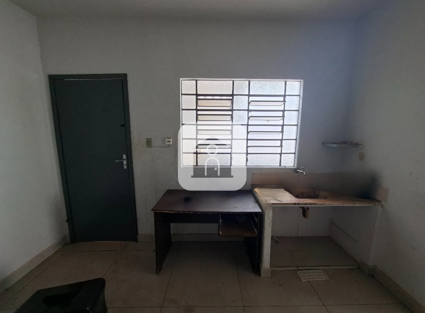 Alugar Casa / Padrão em Uberlândia R$ 1.100,00 - Foto 3
