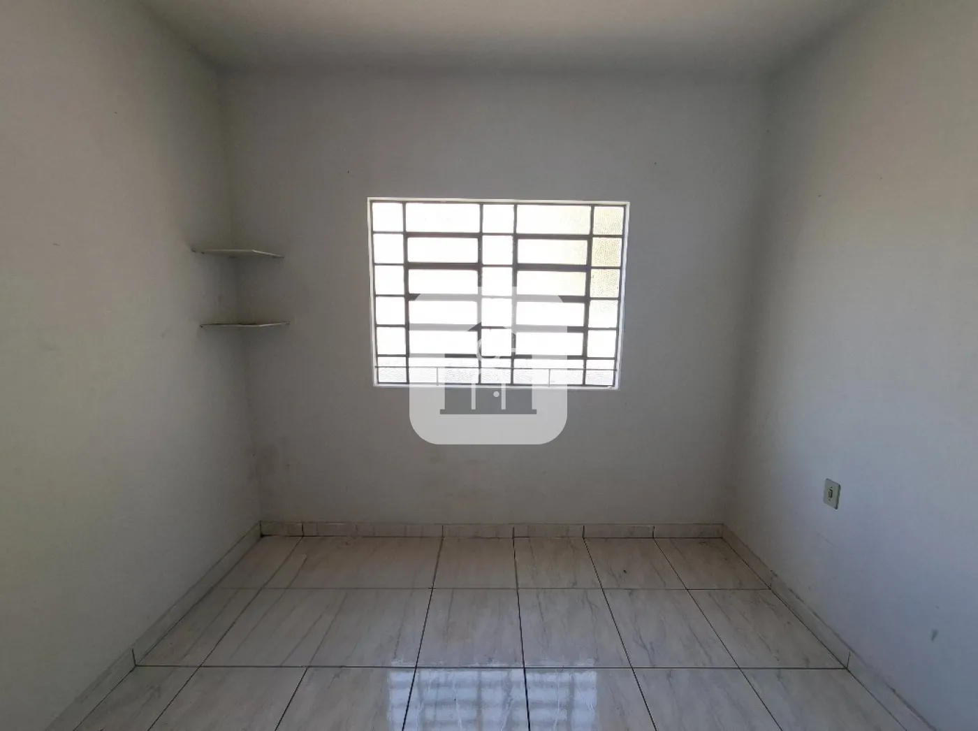 Alugar Casa / Padrão em Uberlândia R$ 1.100,00 - Foto 4