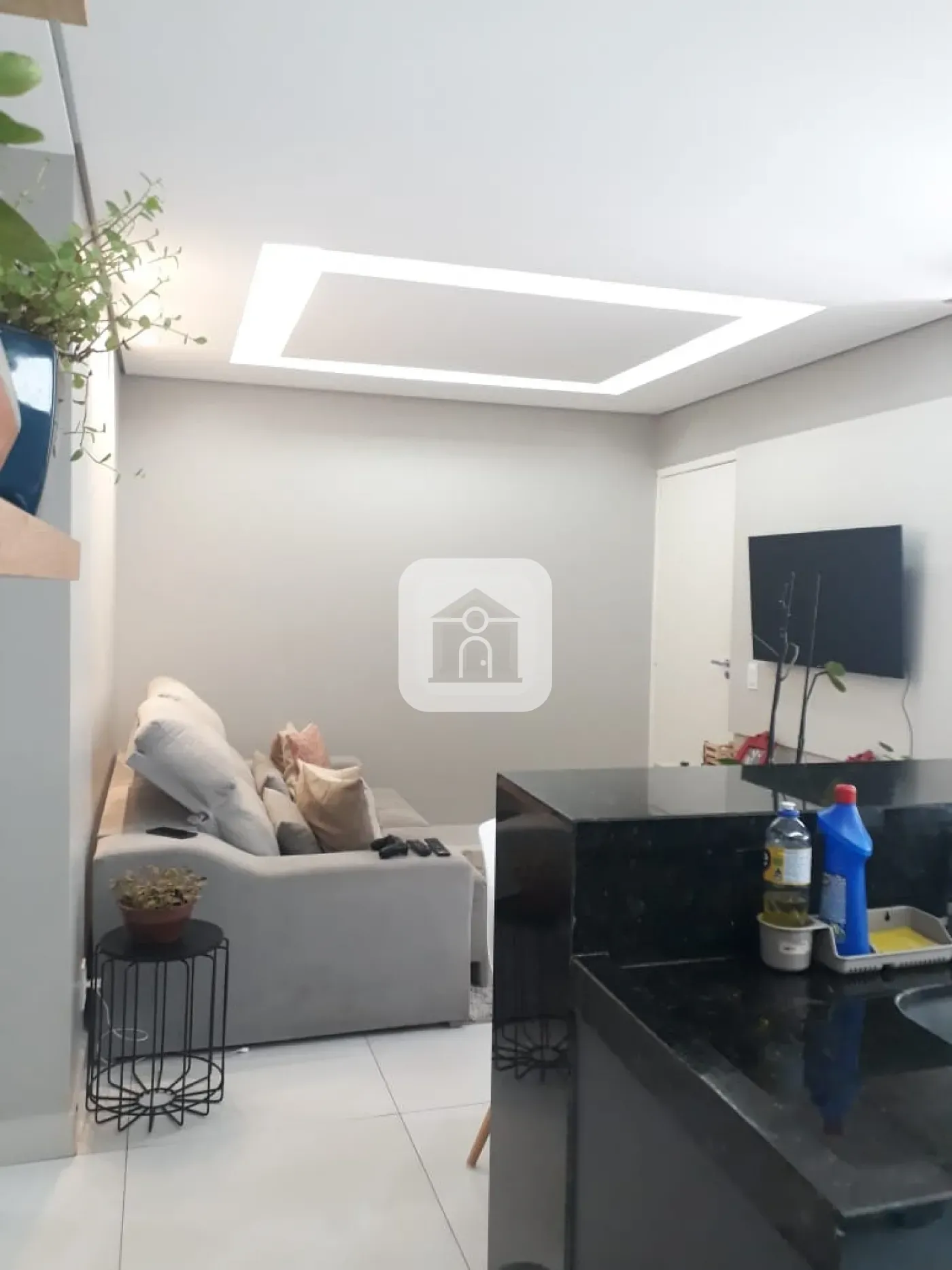 Alugar Apartamento / Padrão em Uberlândia R$ 750,00 - Foto 1
