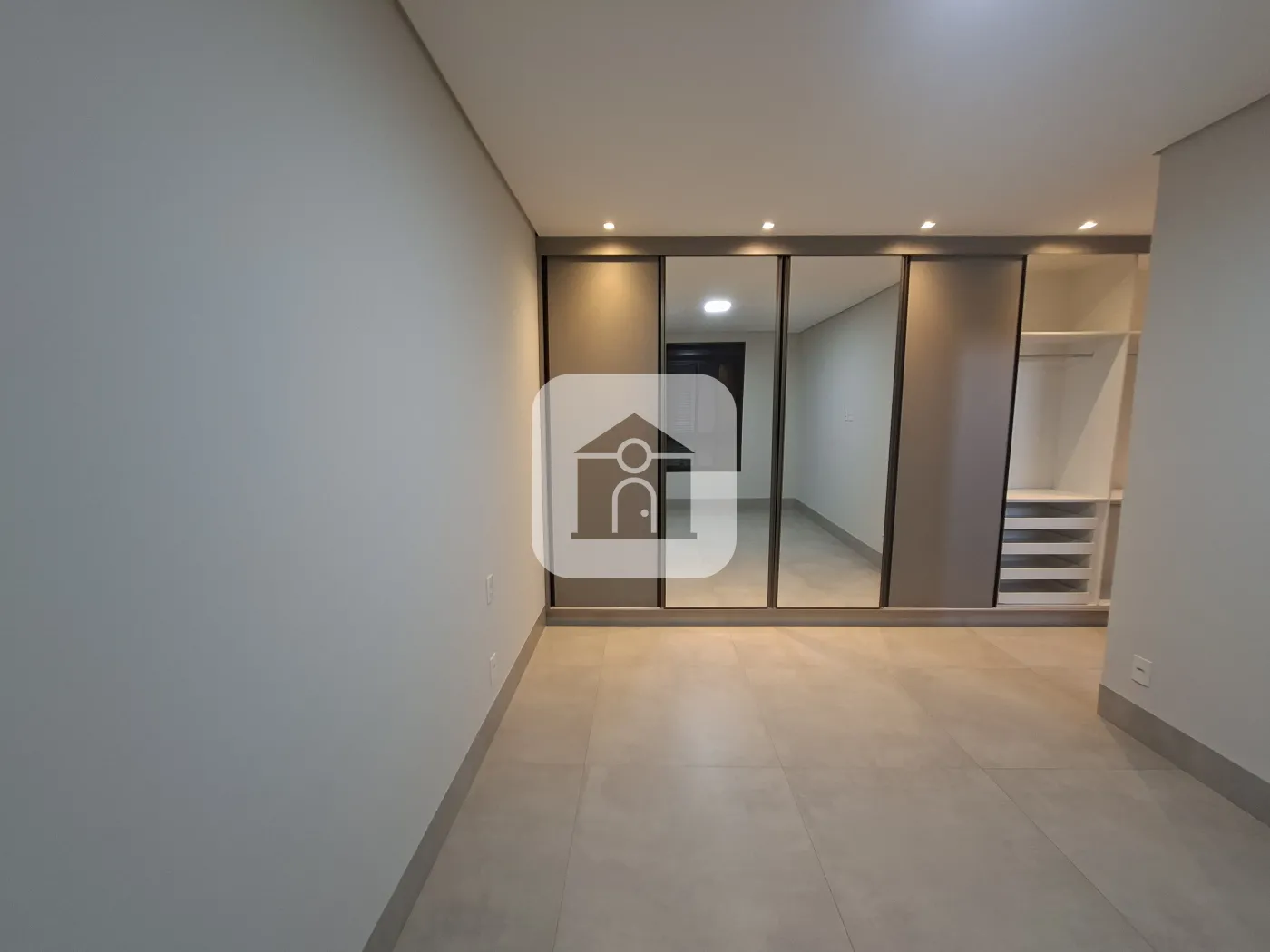 Alugar Apartamento / Padrão em Uberlândia R$ 7.300,00 - Foto 22