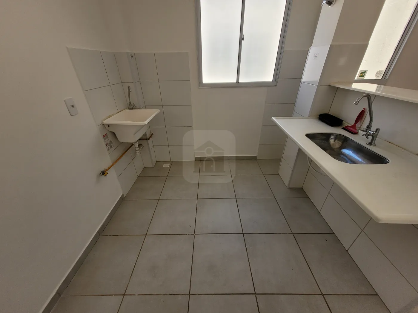 Alugar Apartamento / Padrão em Uberlândia R$ 1.100,00 - Foto 6