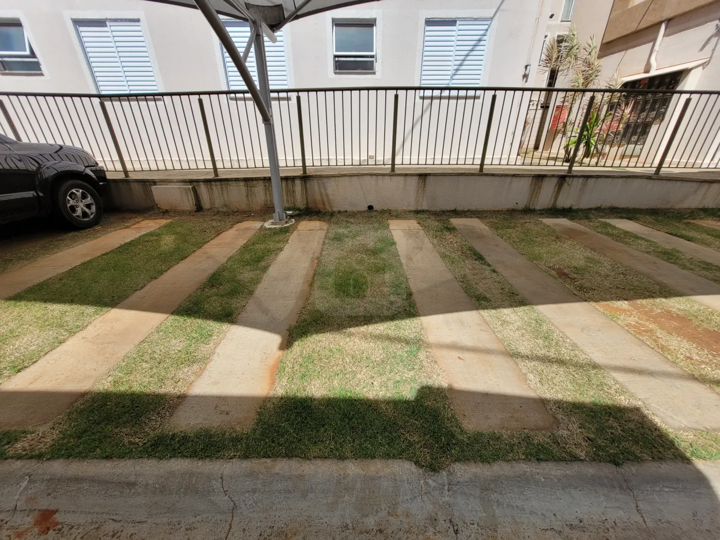 Alugar Apartamento / Padrão em Uberlândia R$ 1.100,00 - Foto 13