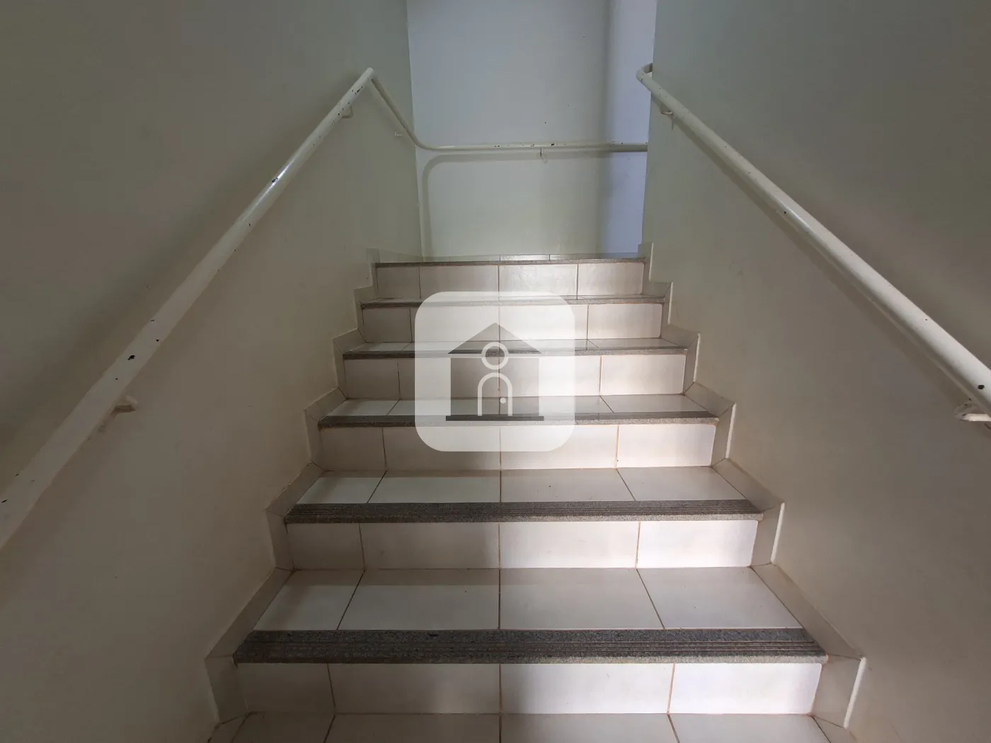 Alugar Apartamento / Padrão em Uberlândia R$ 1.300,00 - Foto 3