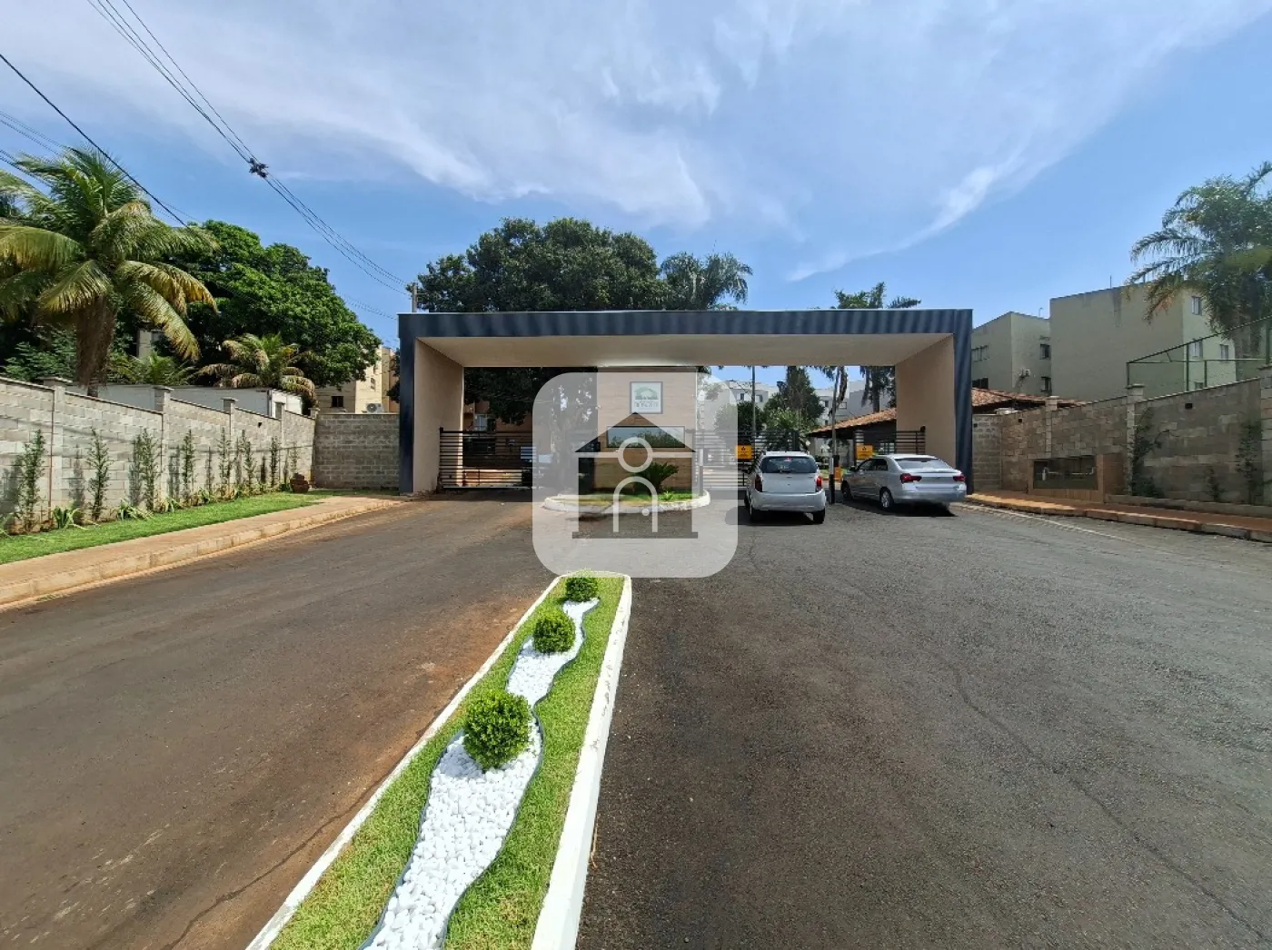 Alugar Apartamento / Padrão em Uberlândia R$ 1.300,00 - Foto 1