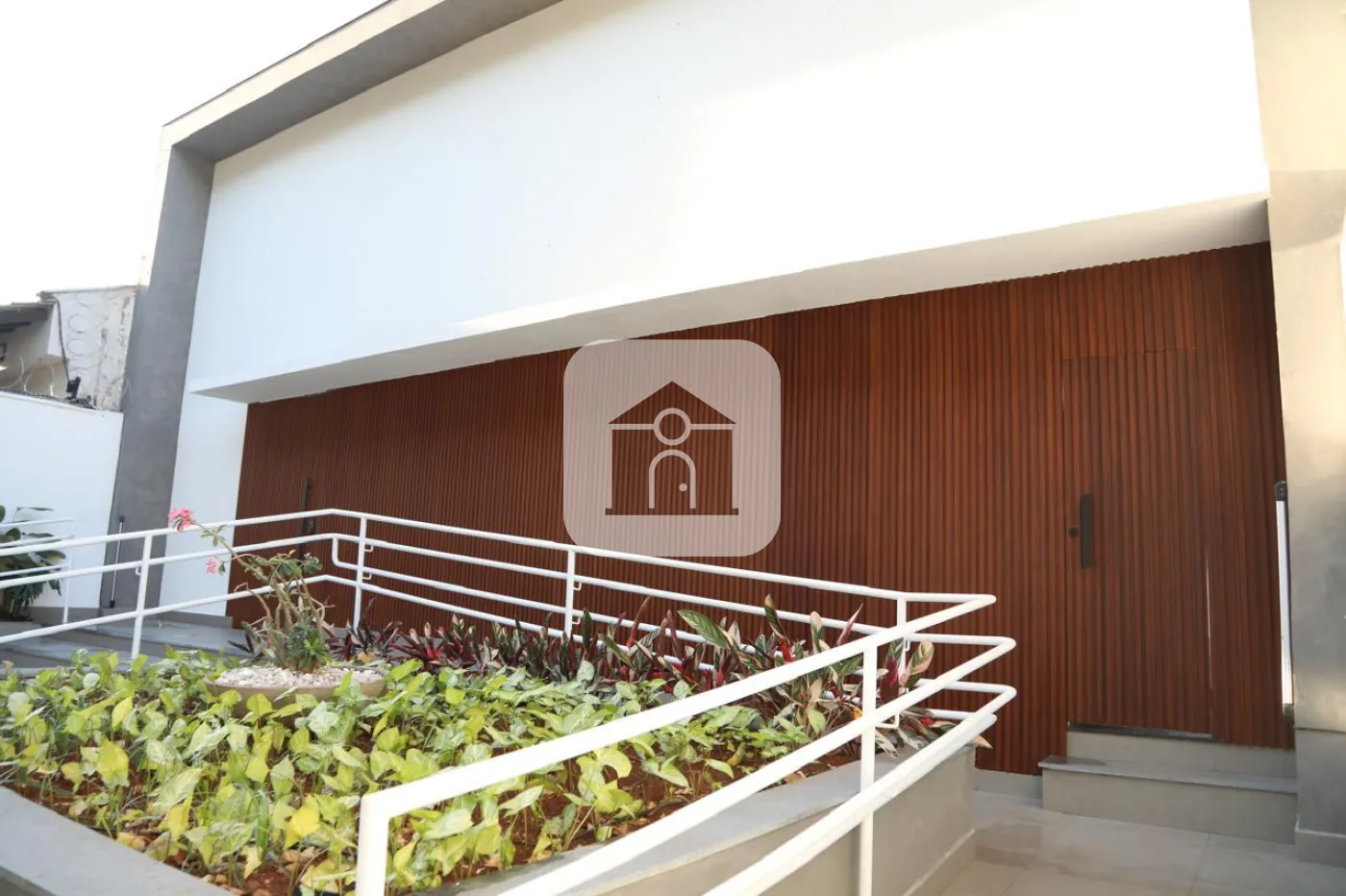 Alugar Comercial / Casa Comercial em Uberlândia R$ 19.500,00 - Foto 2