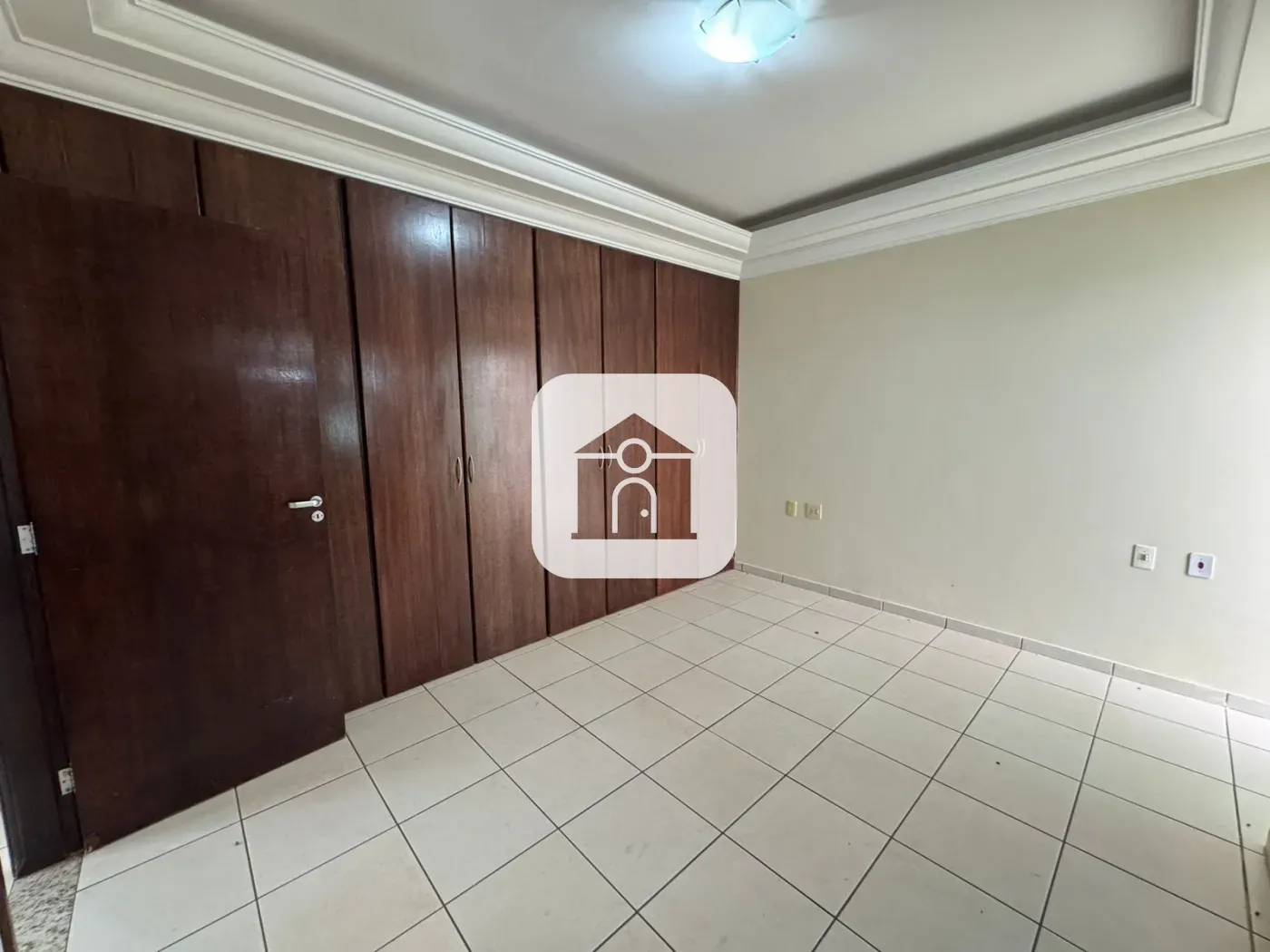 Alugar Casa / Padrão em Uberlândia R$ 3.000,00 - Foto 11