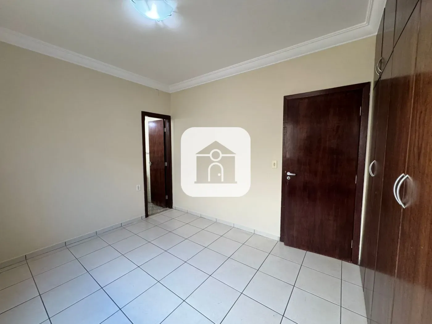 Alugar Casa / Padrão em Uberlândia R$ 3.000,00 - Foto 14