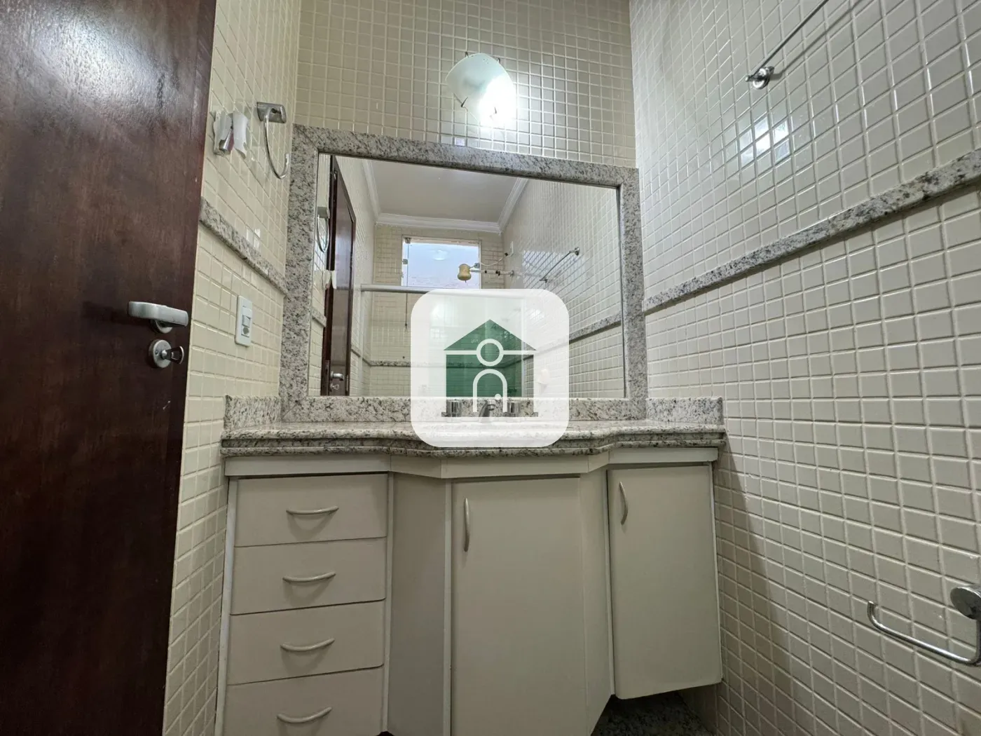 Alugar Casa / Padrão em Uberlândia R$ 3.000,00 - Foto 16