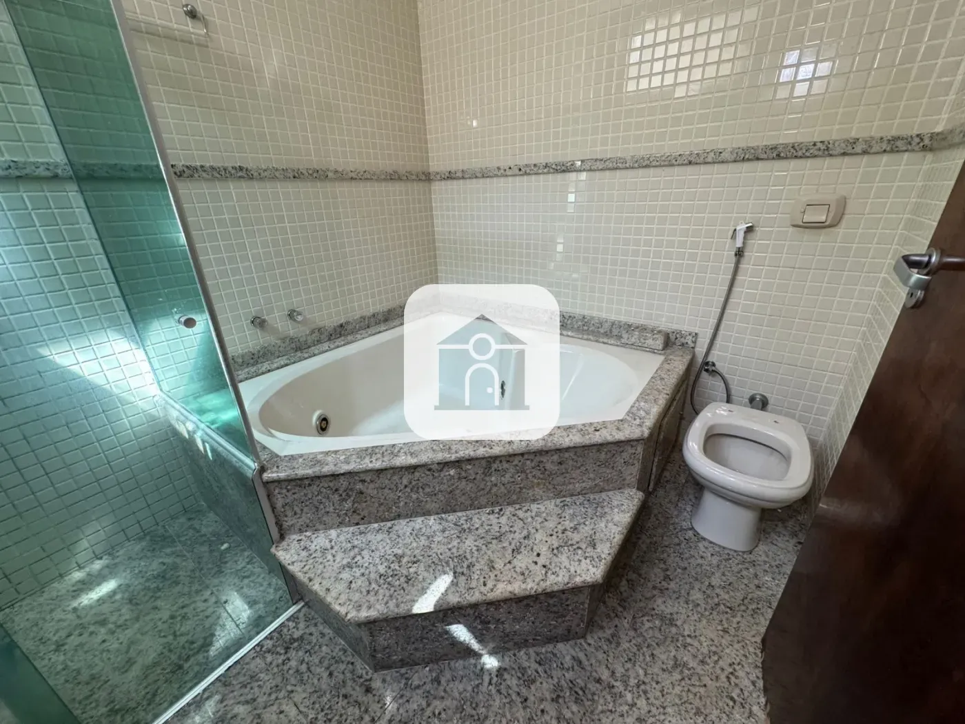 Alugar Casa / Padrão em Uberlândia R$ 3.000,00 - Foto 18