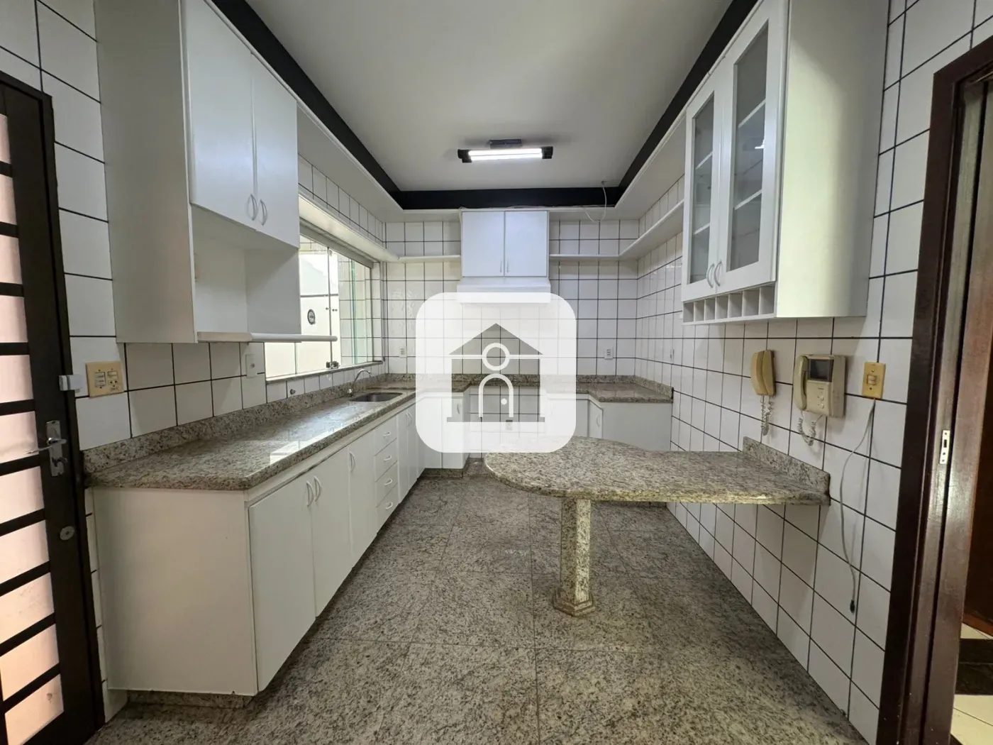 Alugar Casa / Padrão em Uberlândia R$ 3.000,00 - Foto 24