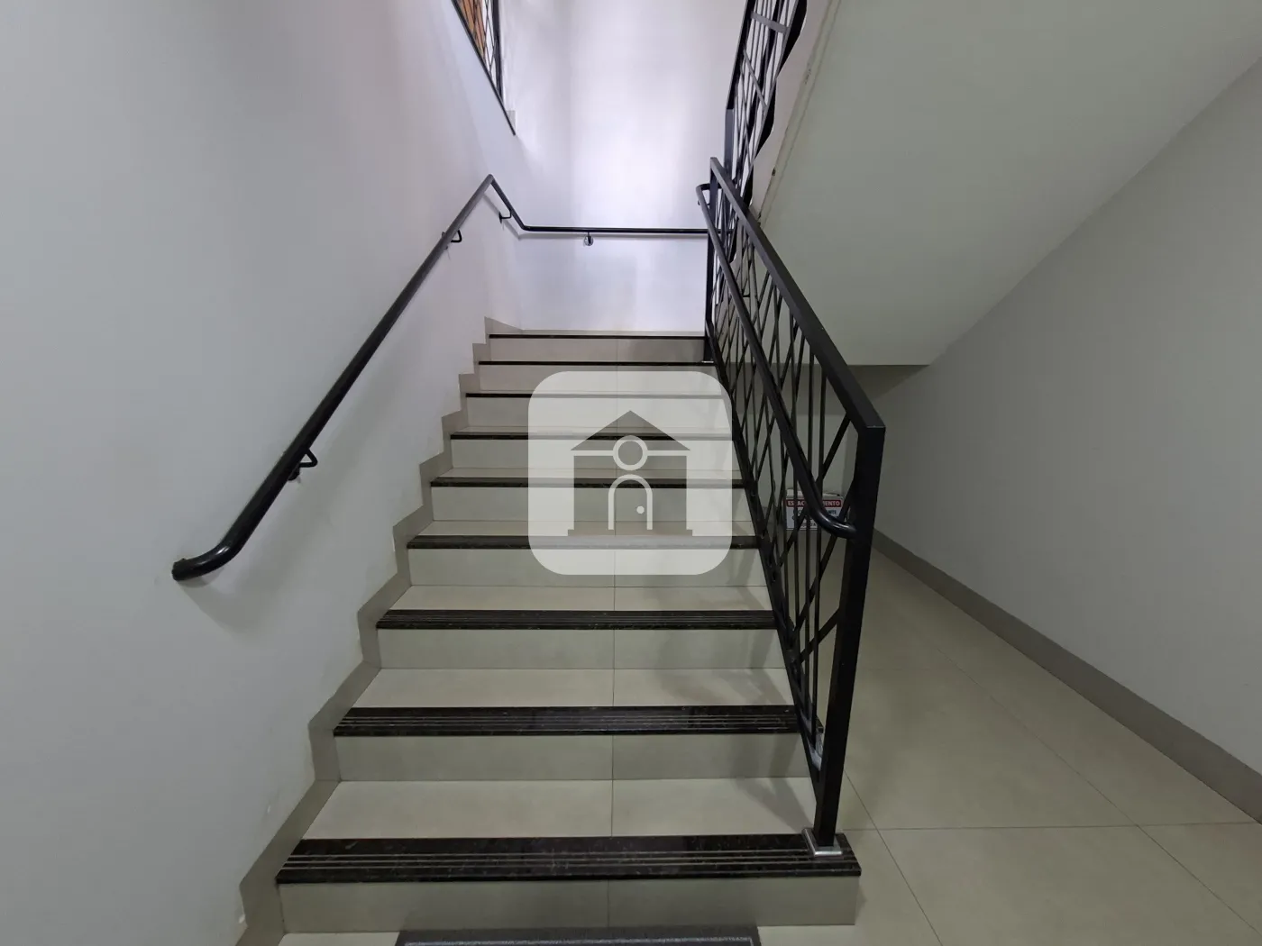 Comprar Comercial / Sobreloja em Uberlândia - Foto 1