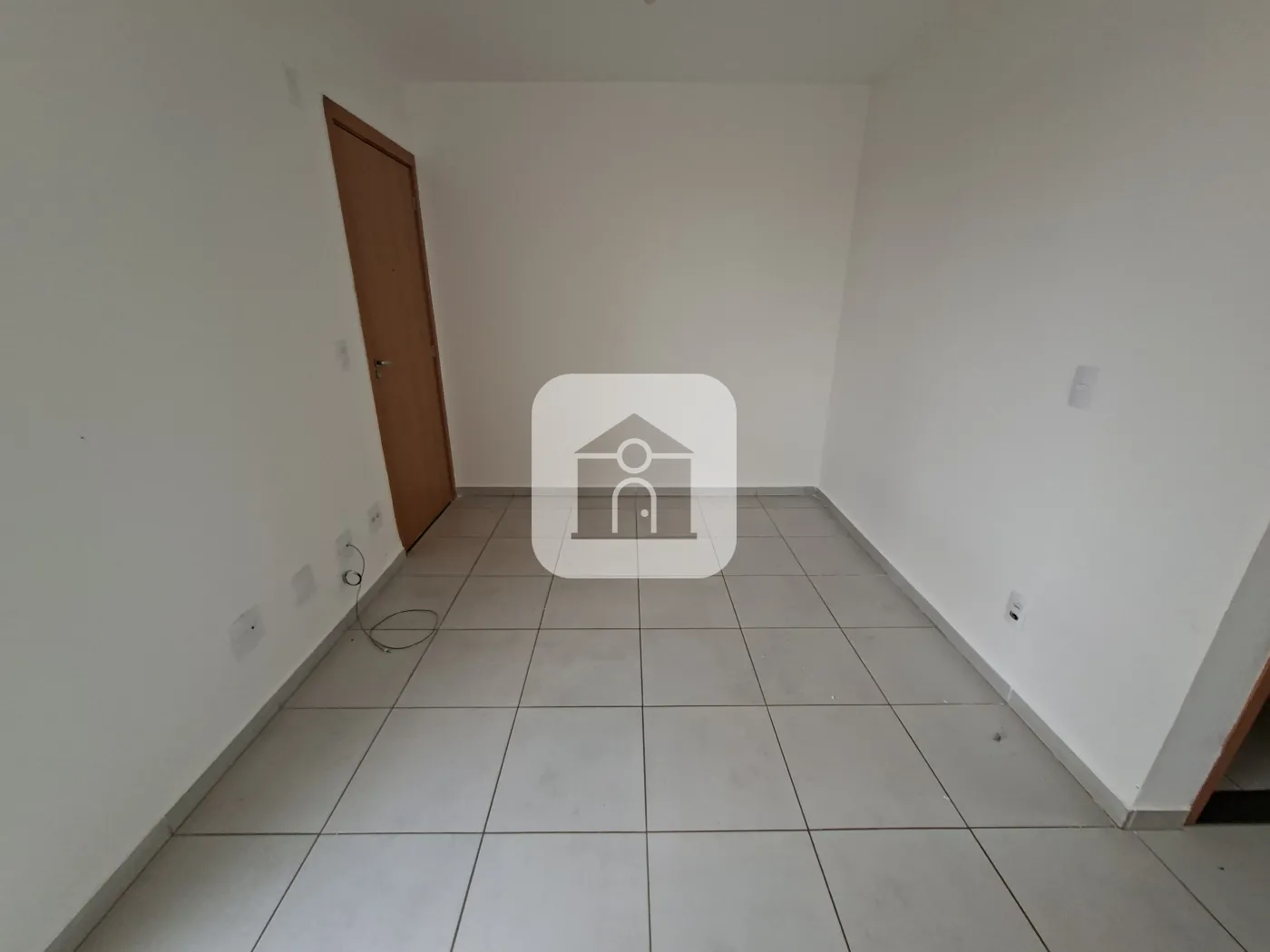 Alugar Apartamento / Padrão em Uberlândia R$ 950,00 - Foto 4