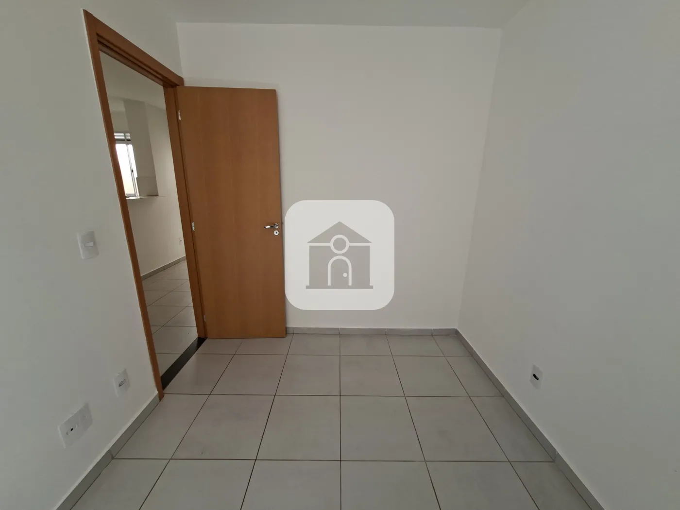 Alugar Apartamento / Padrão em Uberlândia R$ 950,00 - Foto 8