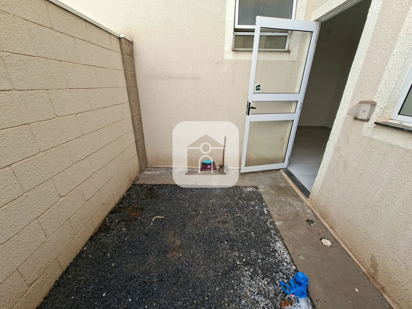 Alugar Apartamento / Padrão em Uberlândia R$ 950,00 - Foto 13