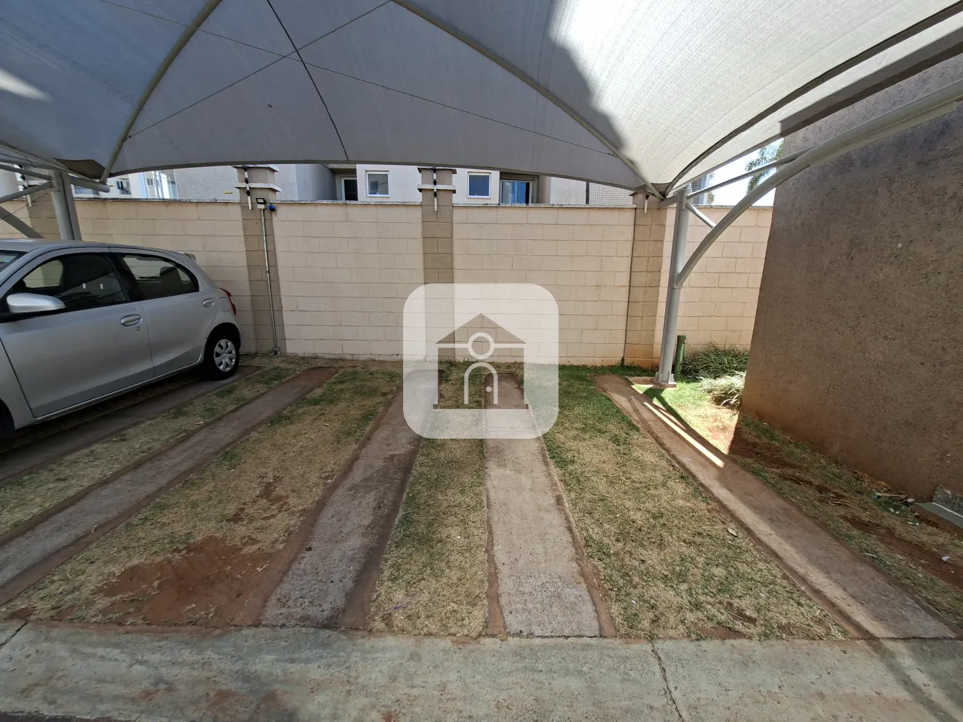 Alugar Apartamento / Padrão em Uberlândia R$ 950,00 - Foto 14