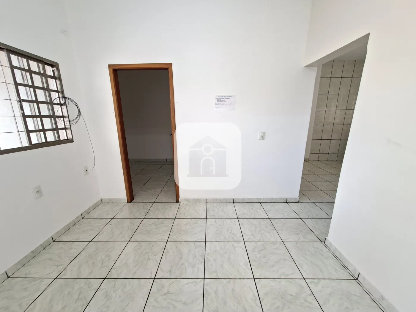 Alugar Casa / Padrão em Uberlândia R$ 2.100,00 - Foto 3