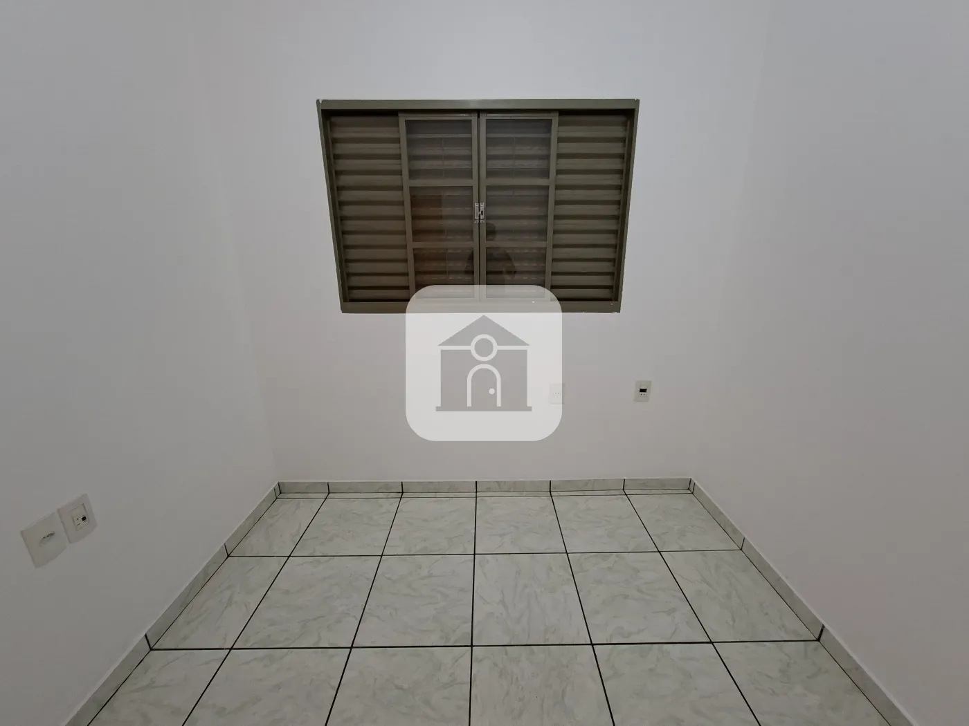 Alugar Casa / Padrão em Uberlândia R$ 2.100,00 - Foto 4