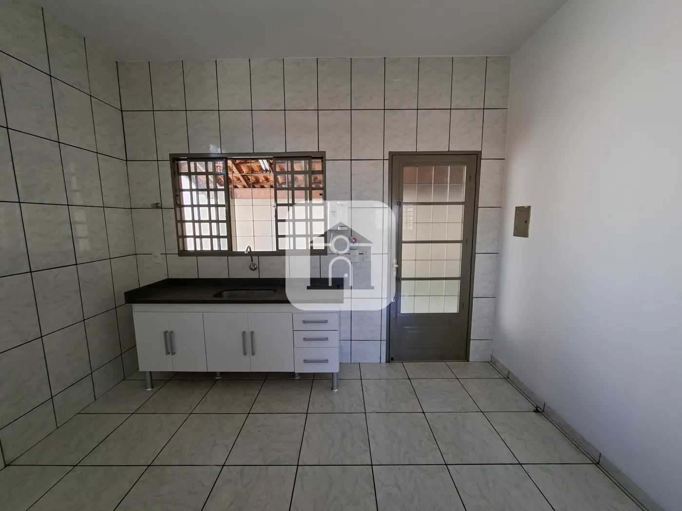 Alugar Casa / Padrão em Uberlândia R$ 2.100,00 - Foto 6