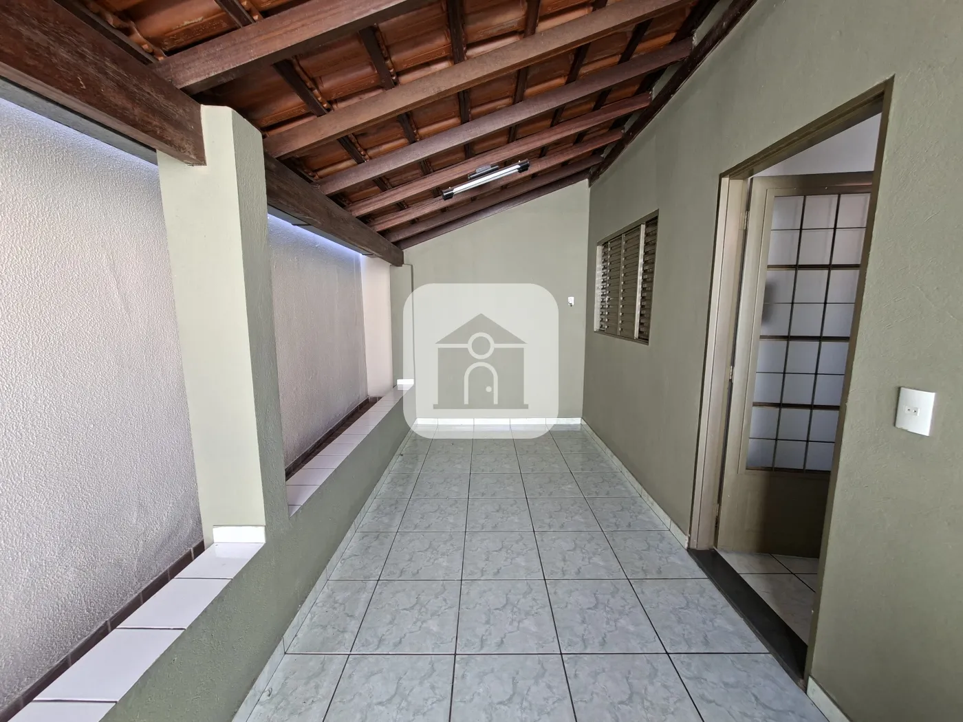 Alugar Casa / Padrão em Uberlândia R$ 2.100,00 - Foto 13