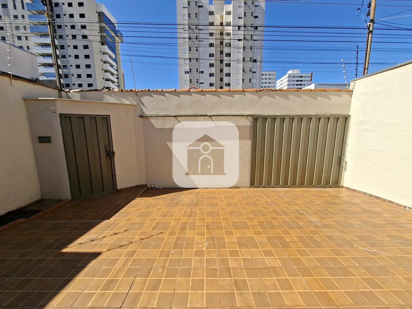 Alugar Casa / Padrão em Uberlândia R$ 2.100,00 - Foto 16