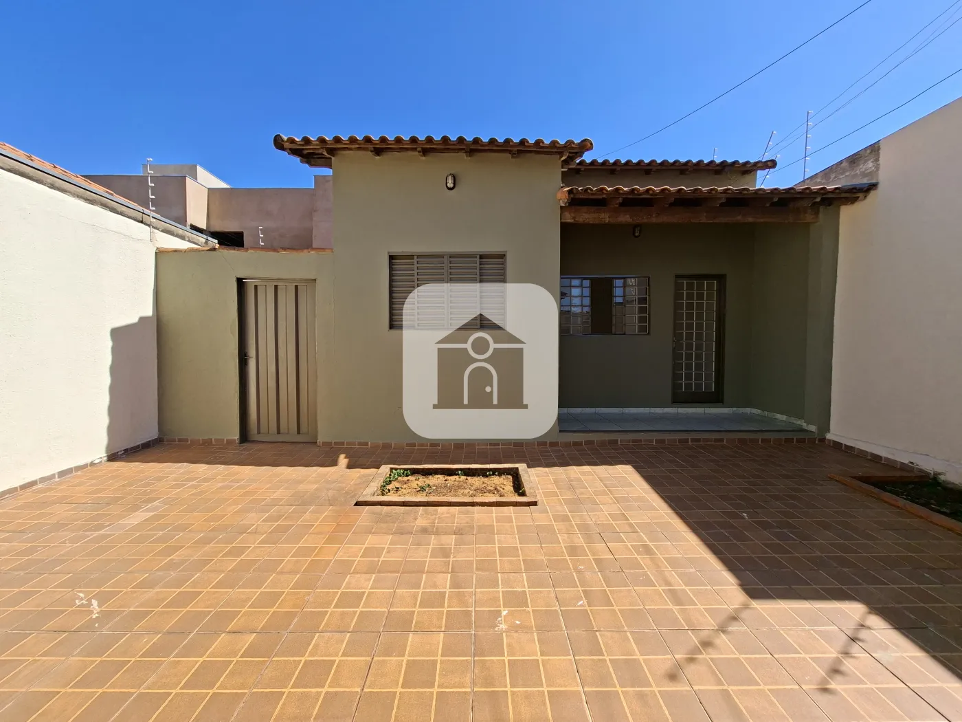 Alugar Casa / Padrão em Uberlândia R$ 2.100,00 - Foto 17