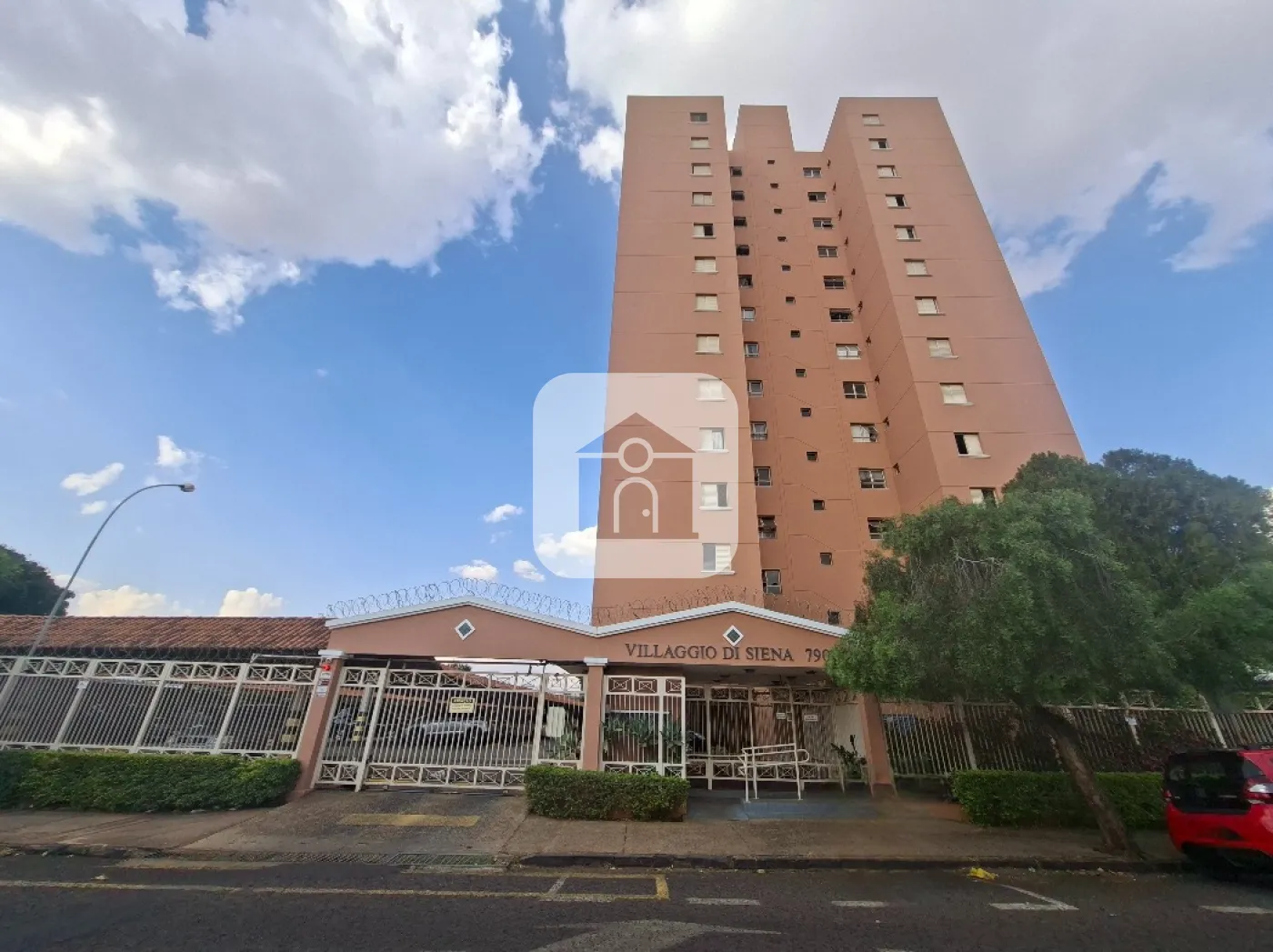 Alugar Apartamento / Padrão em Uberlândia R$ 3.200,00 - Foto 1