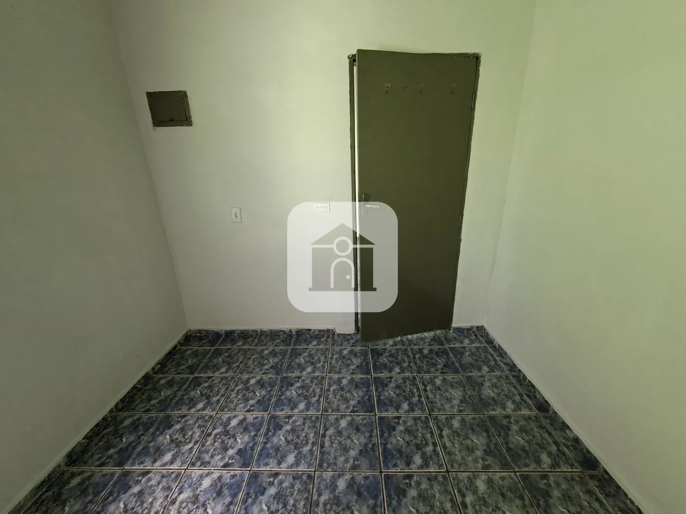 Alugar Casa / Padrão em Uberlândia R$ 1.100,00 - Foto 5
