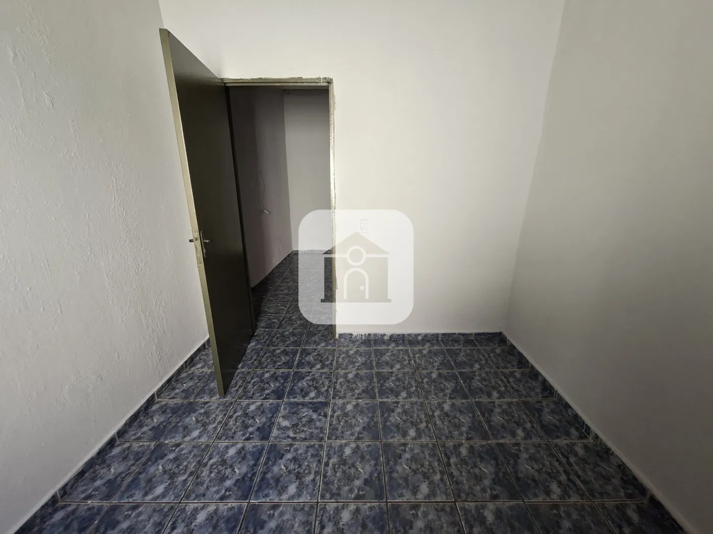 Alugar Casa / Padrão em Uberlândia R$ 1.100,00 - Foto 9