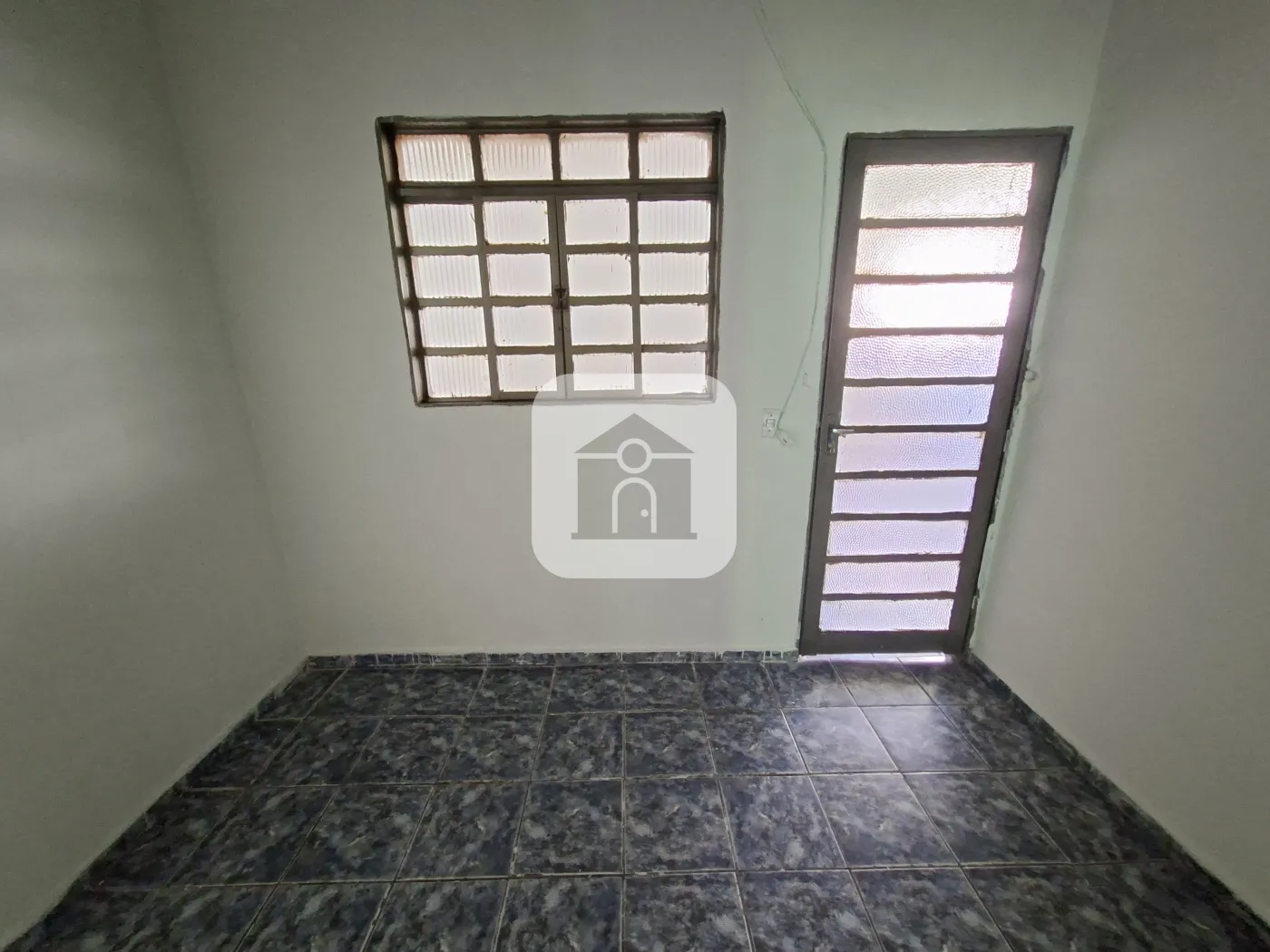 Alugar Casa / Padrão em Uberlândia R$ 1.100,00 - Foto 11