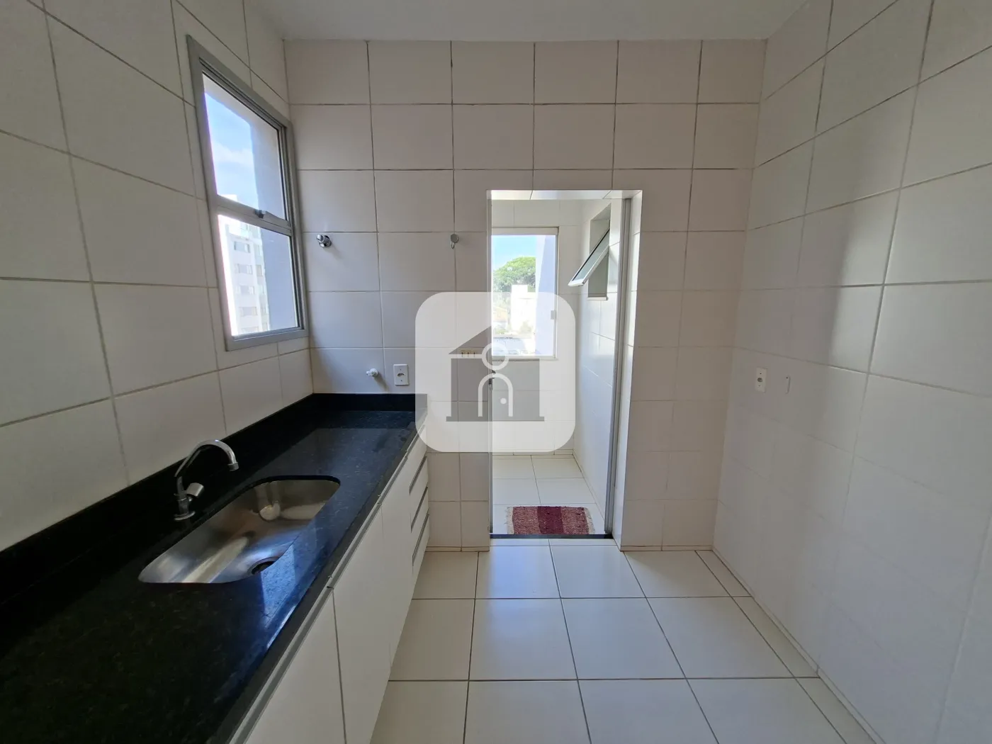 Alugar Apartamento / Padrão em Uberlândia R$ 1.700,00 - Foto 12