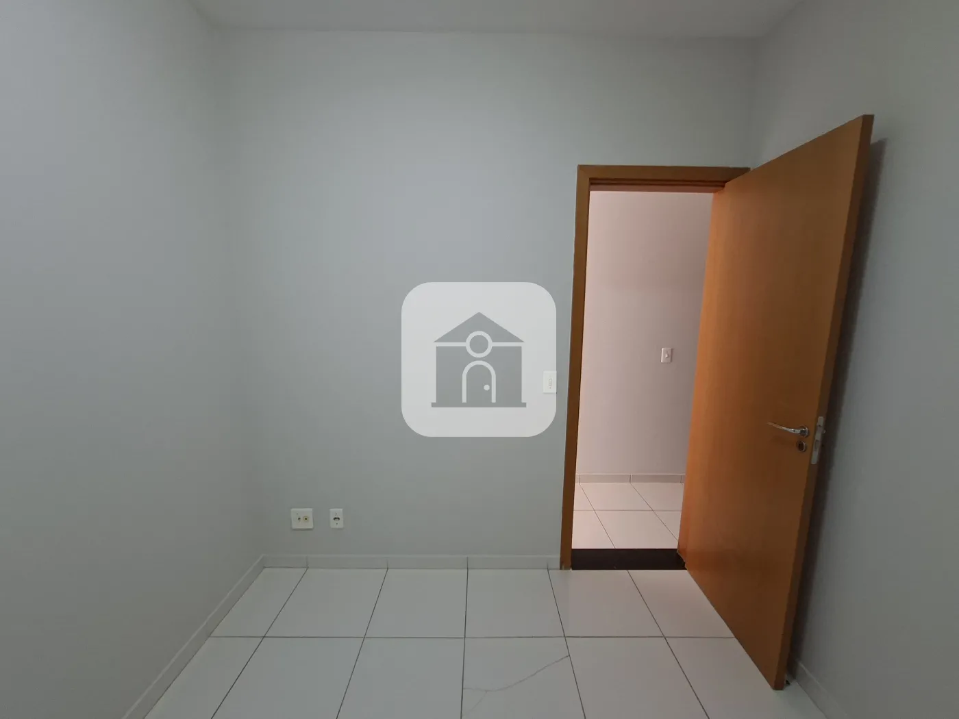 Alugar Apartamento / Padrão em Uberlândia R$ 1.700,00 - Foto 5