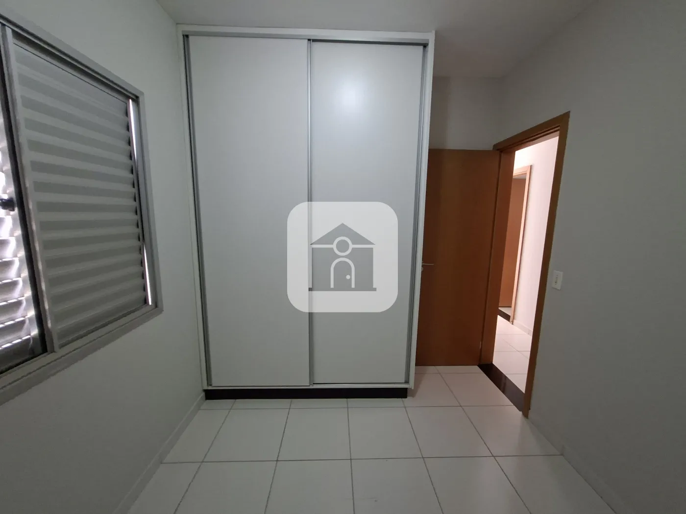Alugar Apartamento / Padrão em Uberlândia R$ 1.700,00 - Foto 6