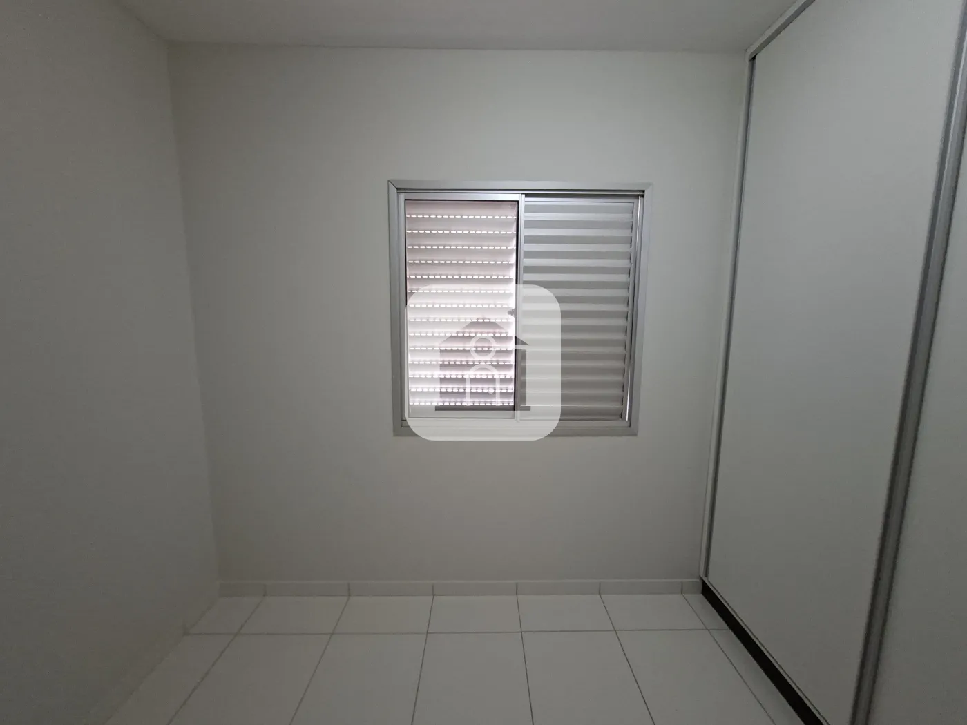 Alugar Apartamento / Padrão em Uberlândia R$ 1.700,00 - Foto 7