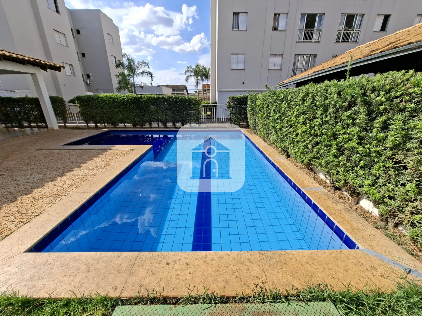 Alugar Apartamento / Padrão em Uberlândia R$ 1.700,00 - Foto 15