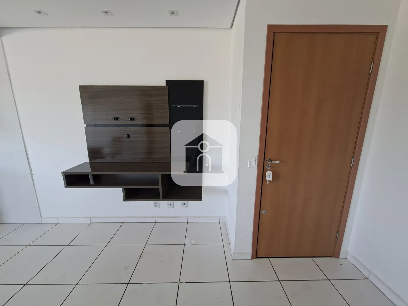 Alugar Apartamento / Padrão em Uberlândia R$ 1.100,00 - Foto 4