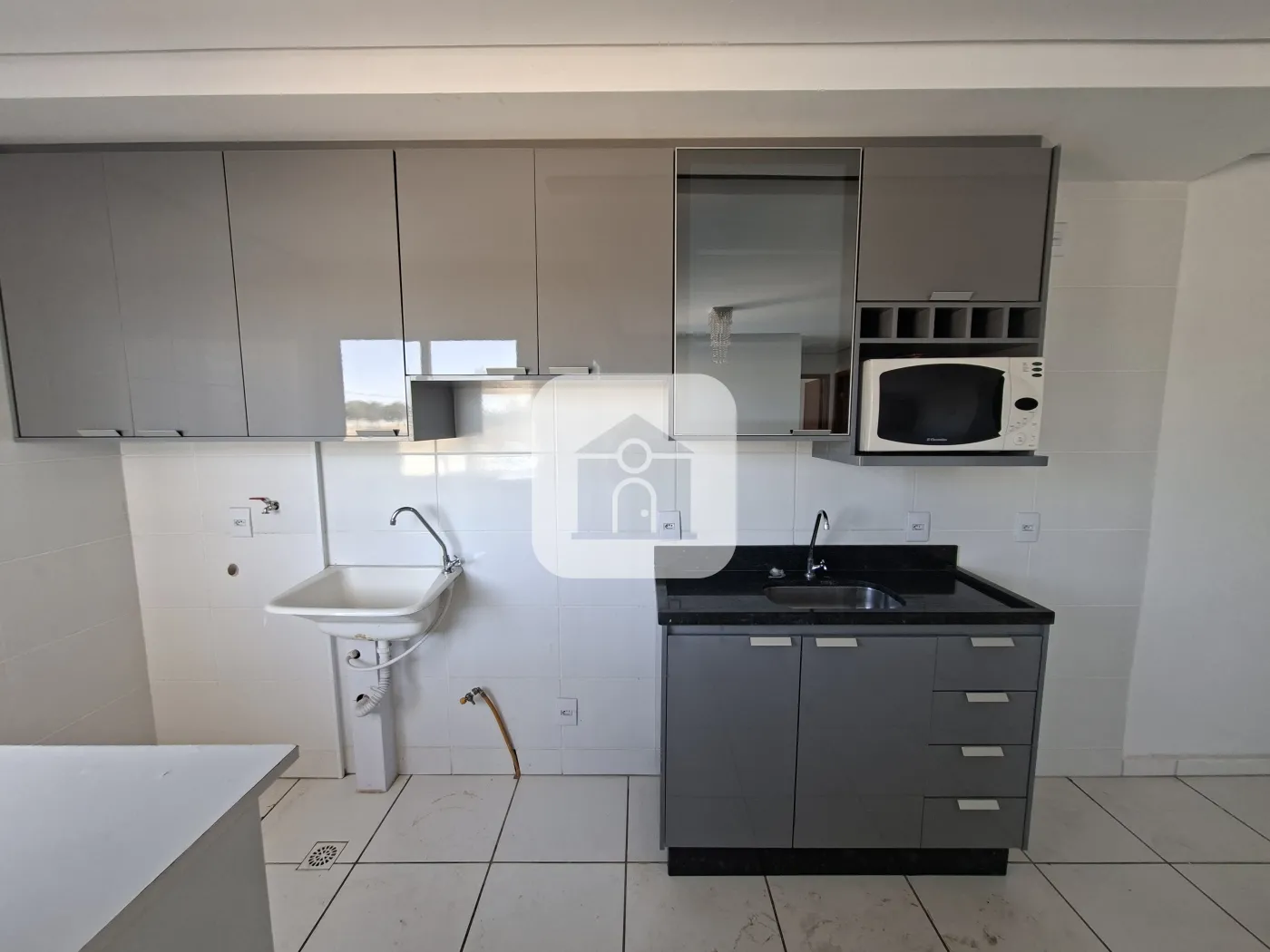 Alugar Apartamento / Padrão em Uberlândia R$ 1.100,00 - Foto 6