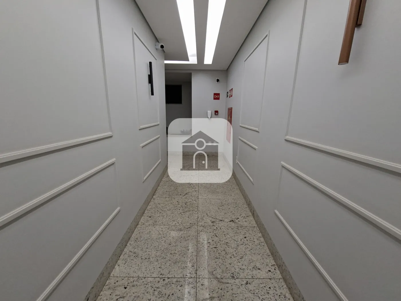 Alugar Apartamento / Padrão em Uberlândia R$ 3.400,00 - Foto 2