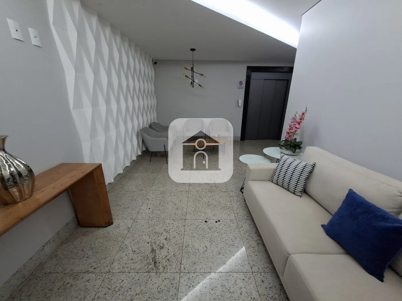 Alugar Apartamento / Padrão em Uberlândia R$ 3.400,00 - Foto 3