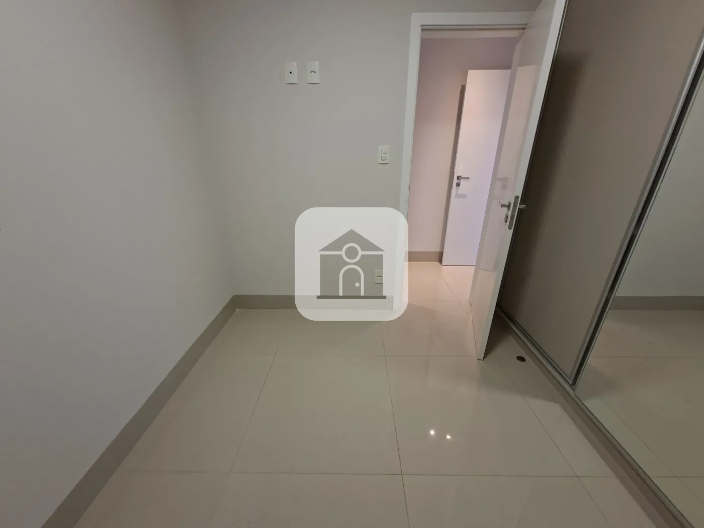 Alugar Apartamento / Padrão em Uberlândia R$ 3.400,00 - Foto 10