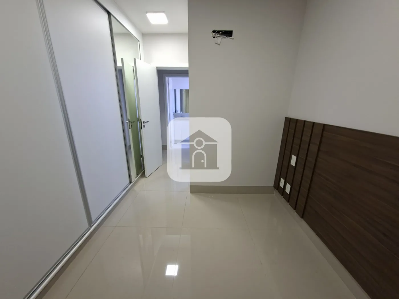 Alugar Apartamento / Padrão em Uberlândia R$ 3.400,00 - Foto 14