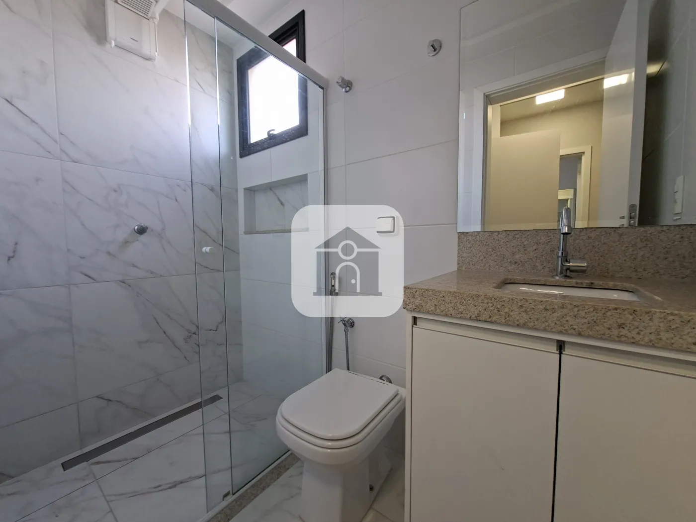 Alugar Apartamento / Padrão em Uberlândia R$ 3.400,00 - Foto 16