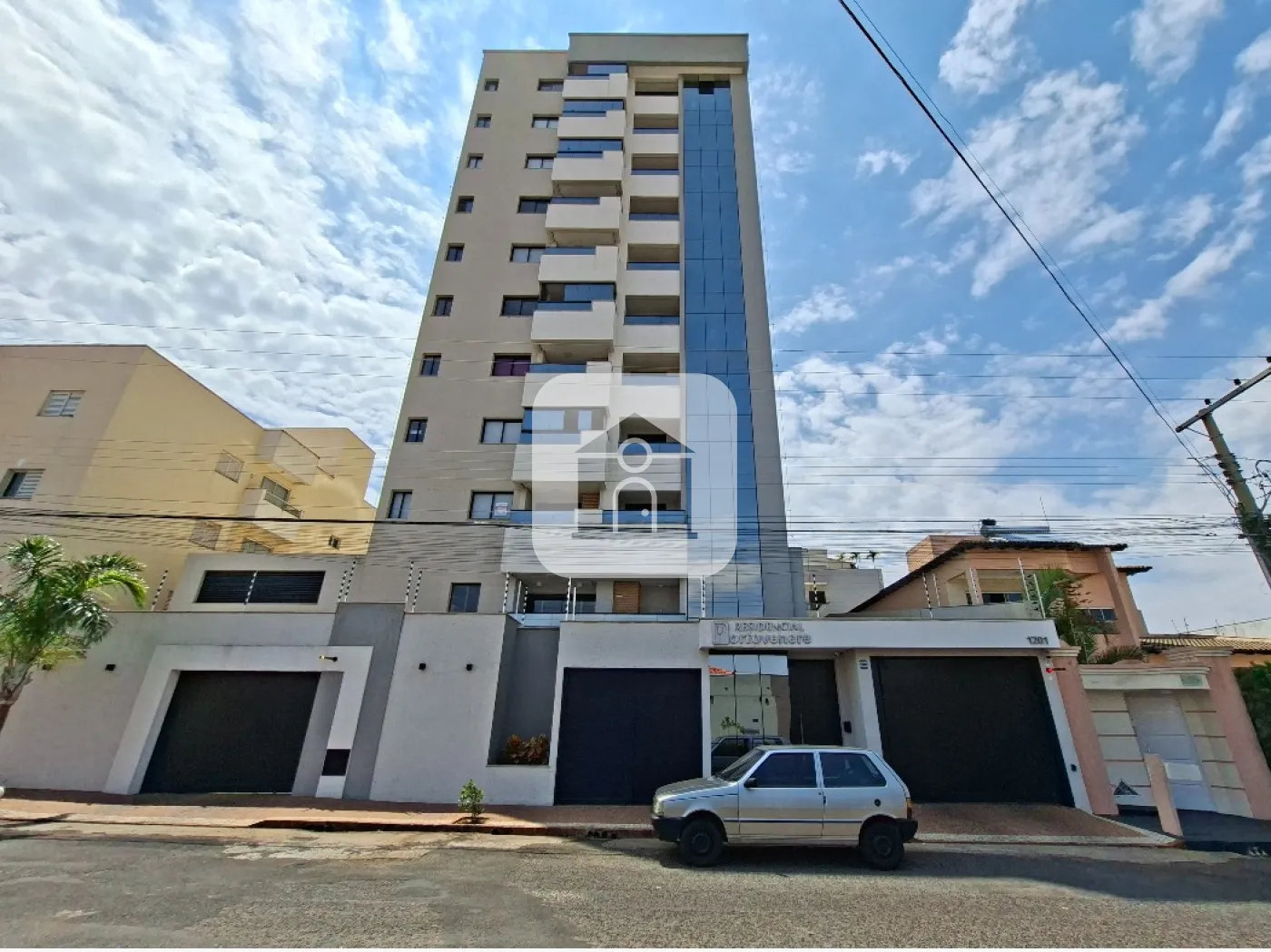 Alugar Apartamento / Padrão em Uberlândia R$ 3.400,00 - Foto 1